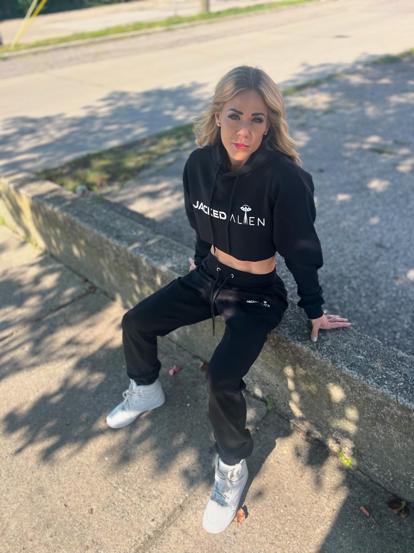 JACKED Club Cropped Hoodie - Black